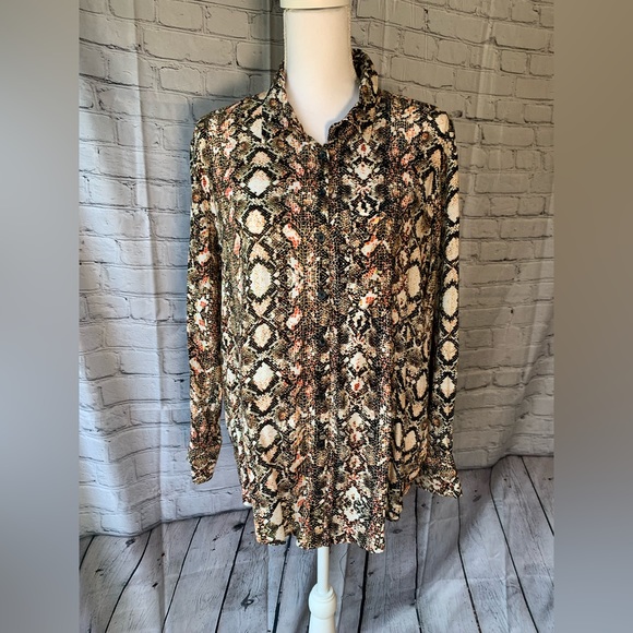 NWT Velvet Heart Snakeskin Button Down — SZ Large - Picture 2 of 12